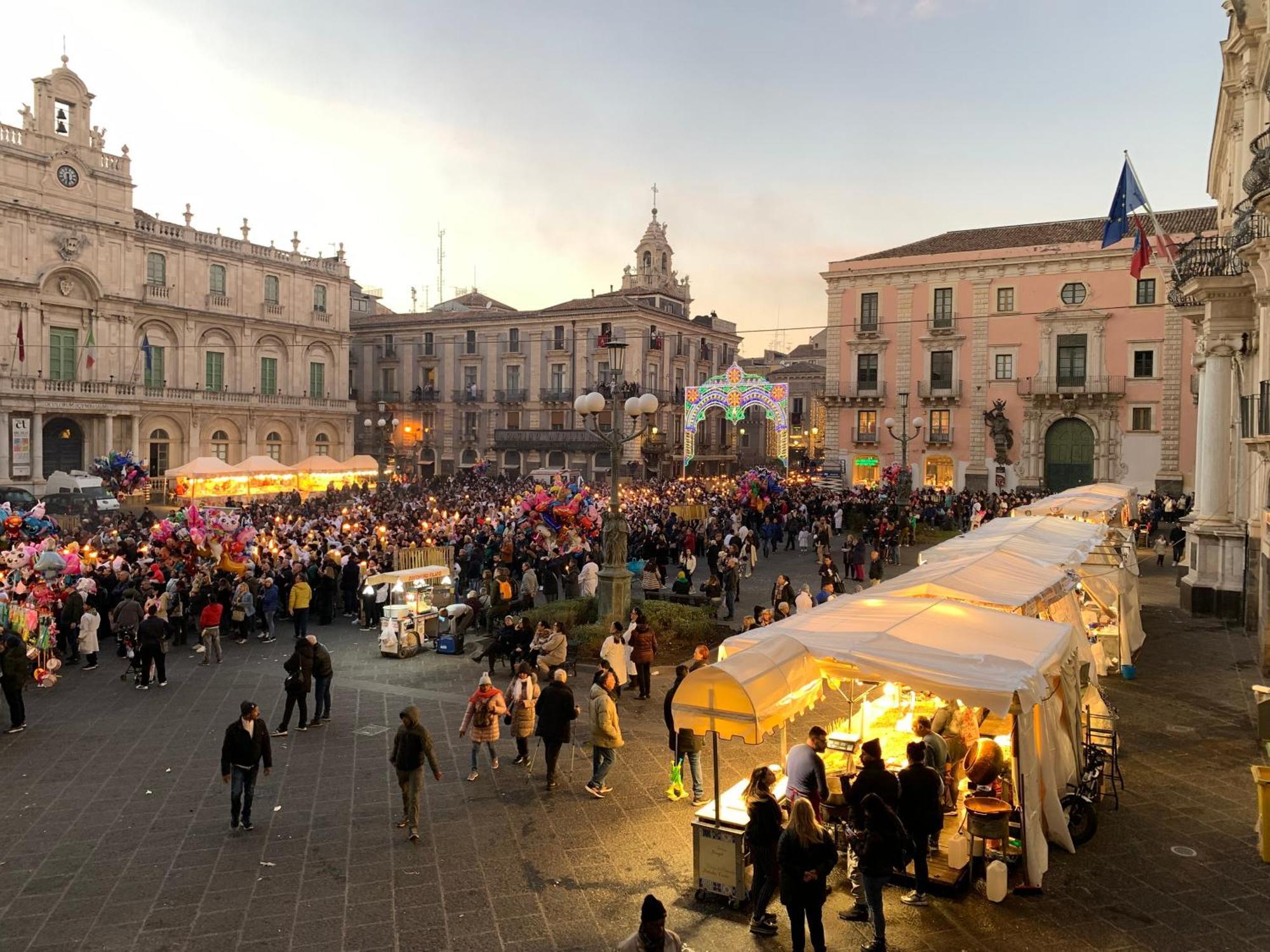 La Suite Di Piazza Dell'Universita カターニア エクステリア 写真