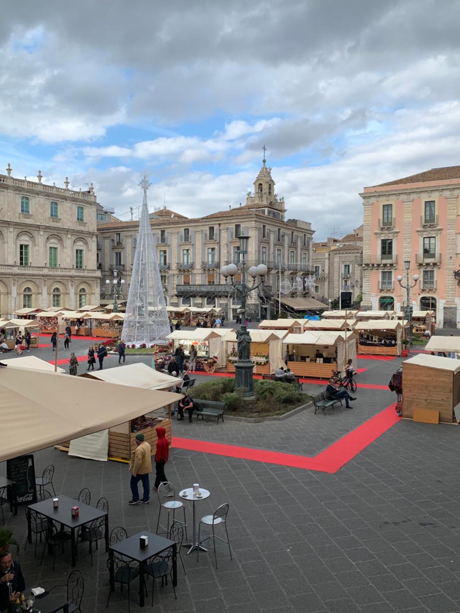 La Suite Di Piazza Dell'Universita カターニア エクステリア 写真